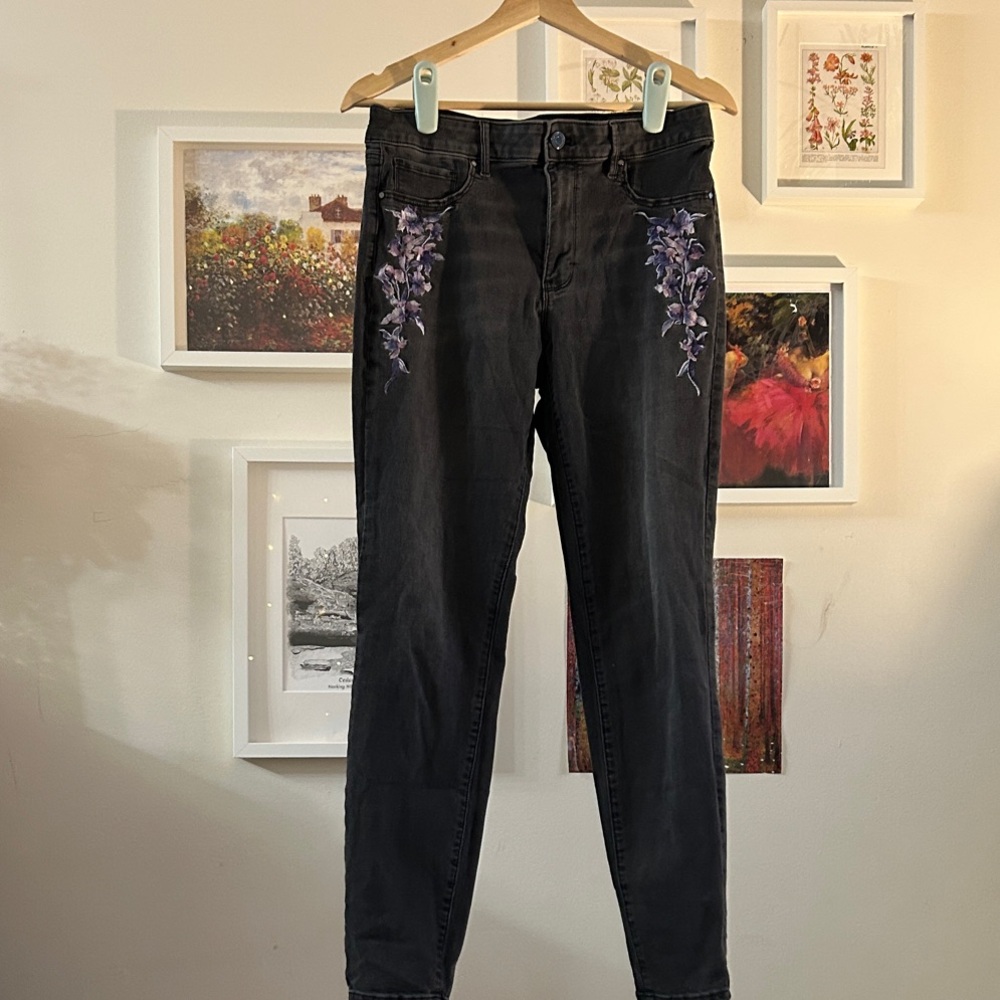 White House Black Market Black Jeans with Purple Floral Embroidery